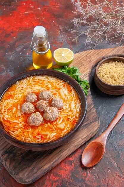 Приготовление насыщенного бульона: мясо, вода и специи