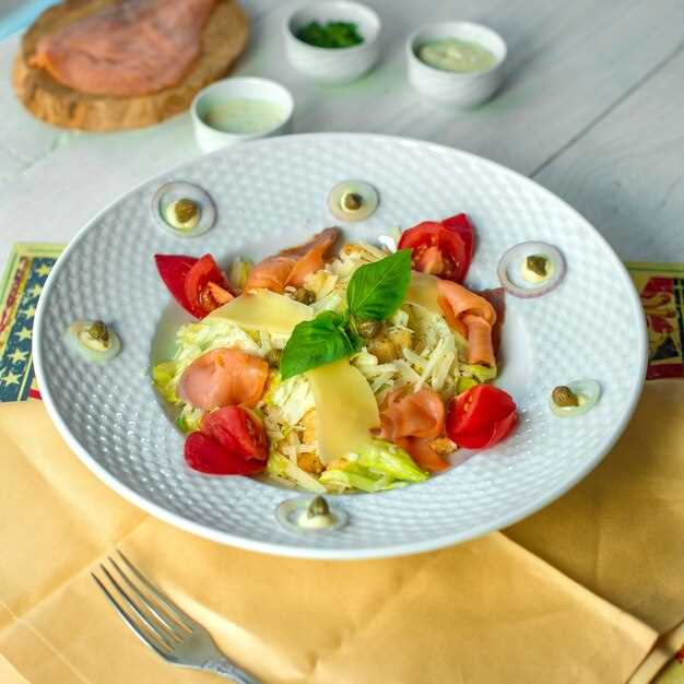 Модный салат из капусты и моркови с мятным соусом – свежесть для жарких дней