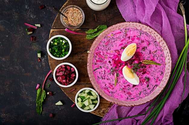 Легкий салат из натертой редьки, моркови и яблока