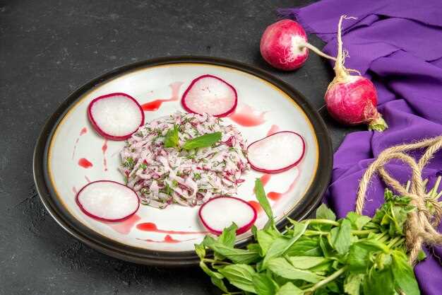 Необычный салат с дайконом и орехами
