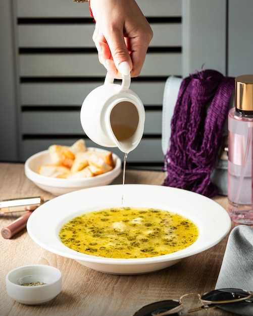 Тайский суп с кокосовым молоком и куриной грудкой