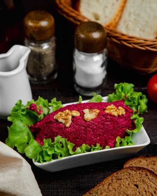 Морковный салат с апельсиновым соком и орехами