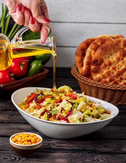 Экзотический салат с кириешками и ананасами